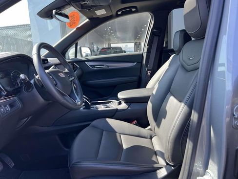 Certified 2025 Cadillac XT6 Luxury AWD/4WD image 16