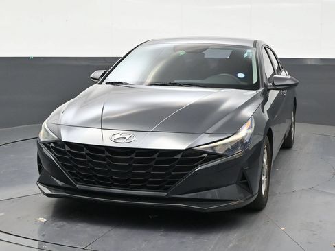 Used 2021 Hyundai Elantra SE FWD image 8