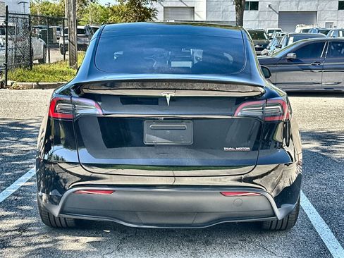 Used 2024 Tesla Model Y Performance image 6