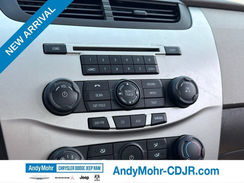 Used 2009 Ford Focus SE FWD image 25