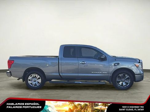Used 2017 Nissan Titan SV RWD image 7