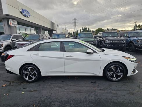 Certified 2021 Hyundai Elantra Limited w/ Cargo Package image 8