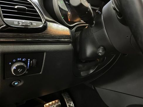 Used 2020 Jeep Grand Cherokee High Altitude AWD/4WD image 15