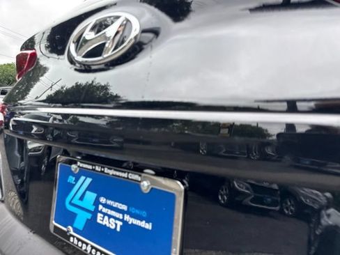 Used 2023 Hyundai Kona SEL AWD/4WD image 11