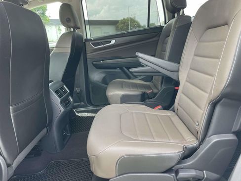 Certified 2024 Volkswagen Atlas SEL AWD/4WD image 12