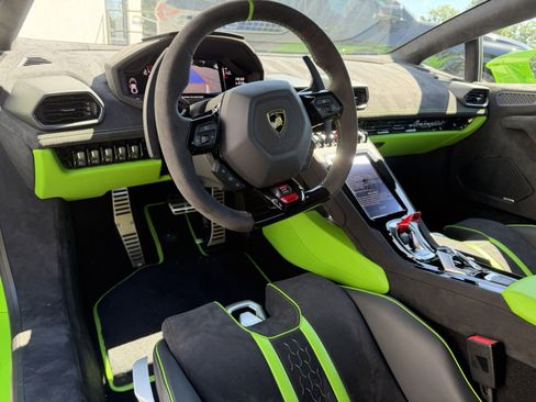 Used 2024 Lamborghini Huracan Tecnica RWD image 9