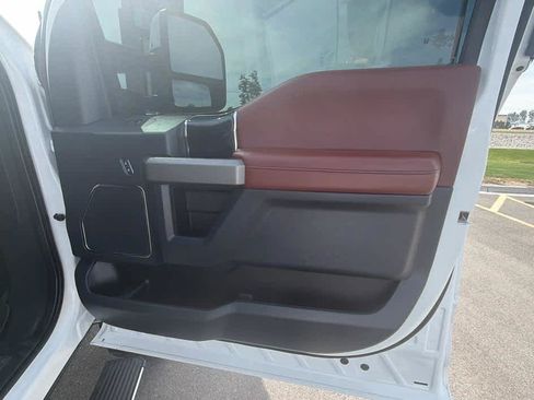 Used 2022 Ford F350 Platinum AWD/4WD image 28