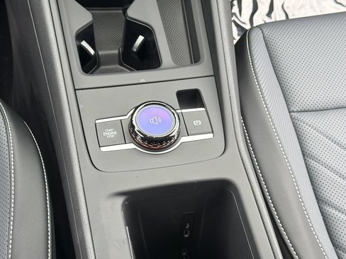 New 2026 Volkswagen Tiguan SE AWD/4WD image 16