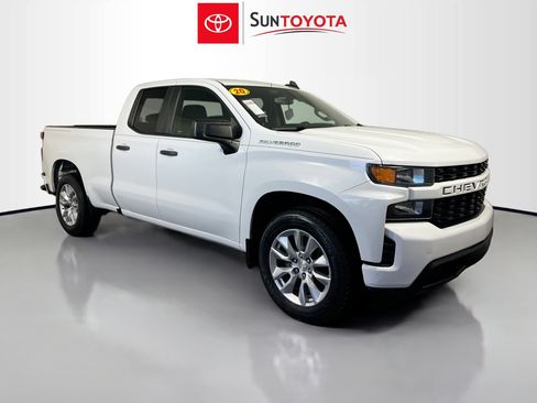 Used 2020 Chevrolet Silverado 1500 Custom w/ Custom Value Package image 1