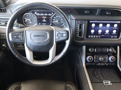 Used 2021 GMC Yukon XL Denali w/ Denali Premium Package image 23