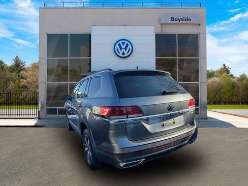 Certified 2022 Volkswagen Atlas SE image 6