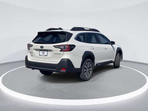 Used 2024 Subaru Outback Premium AWD/4WD image 5