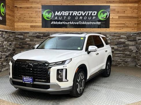 Used 2023 Hyundai Palisade Limited w/ Cargo Package AWD/4WD image 2