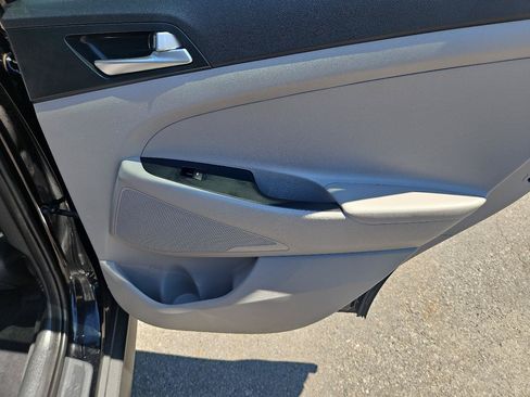 Used 2019 Hyundai Tucson Value AWD/4WD image 17