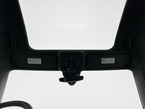 Certified 2025 Volkswagen ID.4 Pro S Plus AWD/4WD image 31