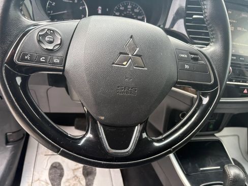 Used 2020 Mitsubishi Outlander SEL AWD/4WD image 19