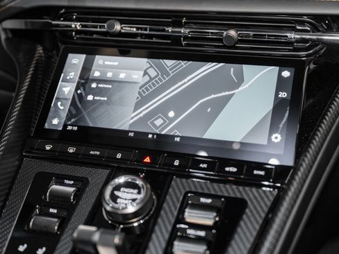 Used 2025 Aston Martin DB12 Coupe image 23