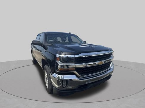 Used 2018 Chevrolet Silverado 1500 LT w/ All Star Edition AWD/4WD image 3