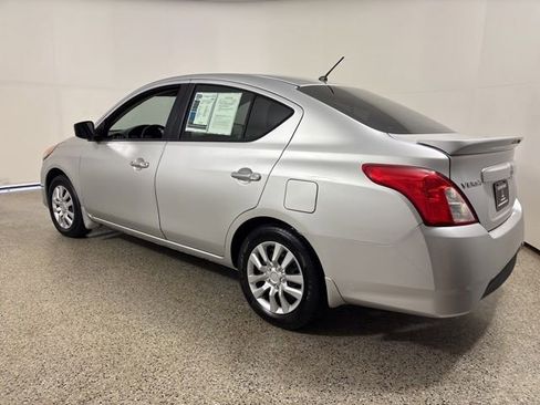 Used 2015 Nissan Versa SV image 10