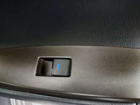 Used 2021 Toyota Camry SE image 30