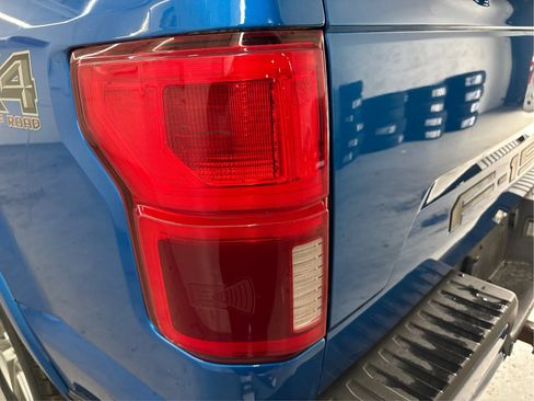 Used 2019 Ford F150 XLT w/ Equipment Group 302A Luxury AWD/4WD image 32
