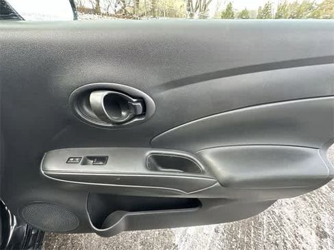 Used 2012 Nissan Versa SV image 16