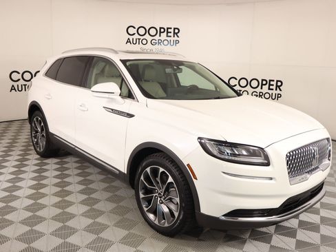 Used 2023 Lincoln Nautilus Reserve image 1