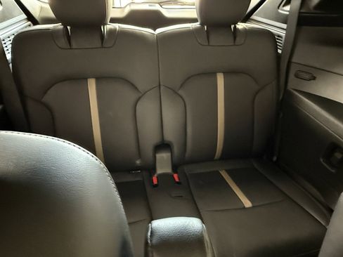 Used 2024 MAZDA CX-90 3.3 Turbo S w/ Premium Package image 17