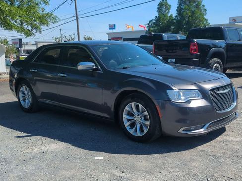 Used 2015 Chrysler 300 Limited w/ Driver Convenience Group RWD image 2