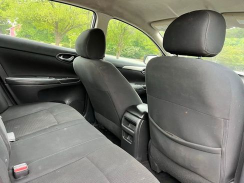 Used 2019 Nissan Sentra S FWD image 18