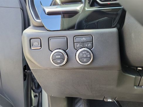 New 2026 GMC Sierra 1500 Elevation image 12