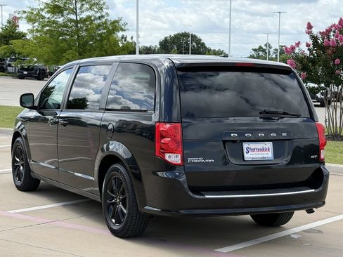 Used 2020 Dodge Grand Caravan GT FWD image 4