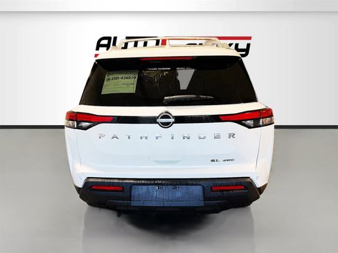 Used 2023 Nissan Pathfinder SL image 6