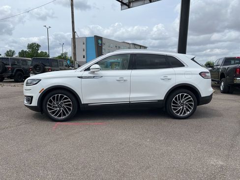 Used 2020 Lincoln Nautilus Reserve image 3