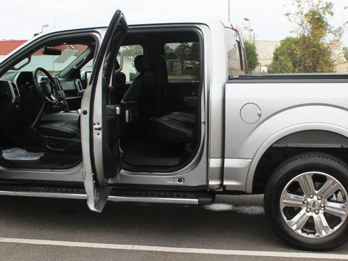 Used 2020 Ford F150 Lariat image 6