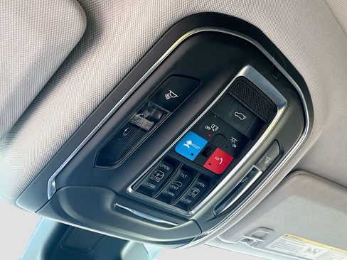 Used 2022 Jeep Grand Cherokee L Limited RWD image 20