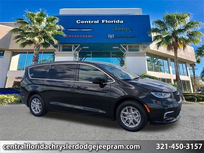 New 2026 Chrysler Pacifica Select