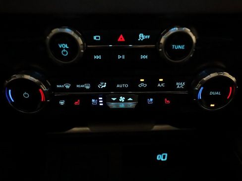 Used 2025 Ford F250 Platinum w/ Tremor Off-Road Package image 41