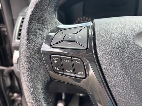 Used 2019 Ford Explorer XLT FWD image 16