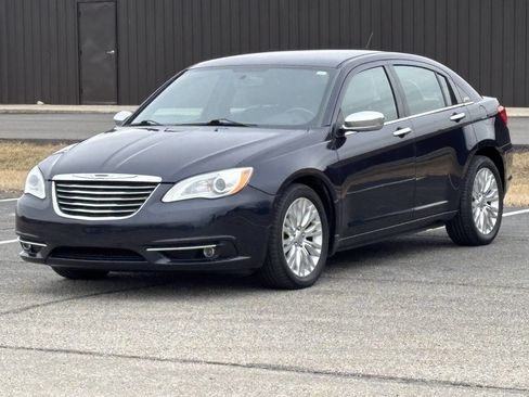 Used 2012 Chrysler 200 Limited image 4