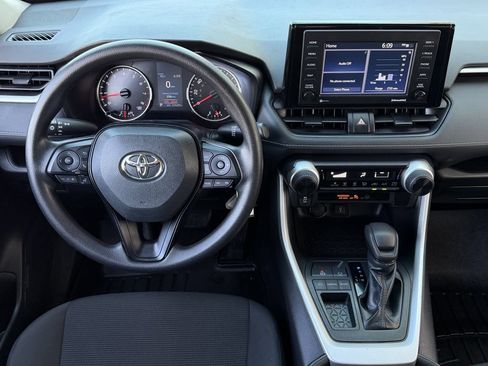 Used 2020 Toyota RAV4 LE FWD image 12