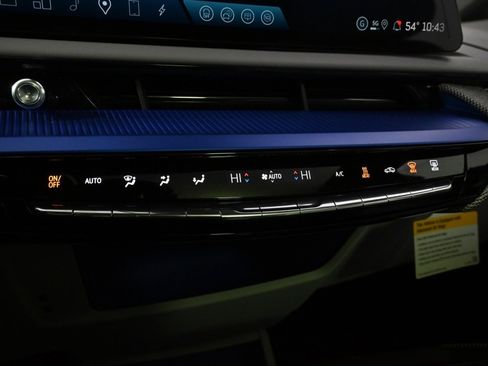 New 2026 Cadillac Optiq Luxury 2 image 32