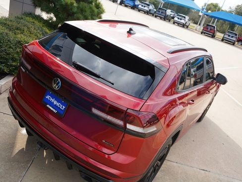 Used 2025 Volkswagen Atlas Cross Sport SEL R-Line image 14