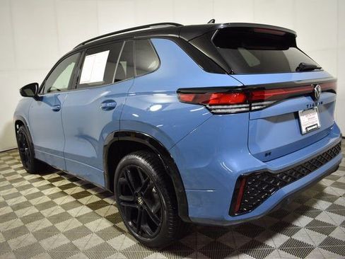 Used 2025 Volkswagen Tiguan SE R-Line image 6