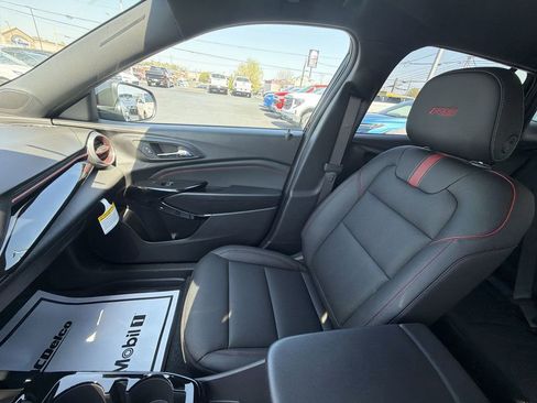 New 2026 Chevrolet Trax RS w/ Sunroof Package image 30