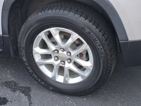 Certified 2019 Chevrolet Traverse LT FWD image 17