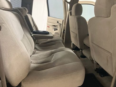 Used 2005 Chevrolet Silverado 2500 LS w/ Heavy-Duty Power Package image 20