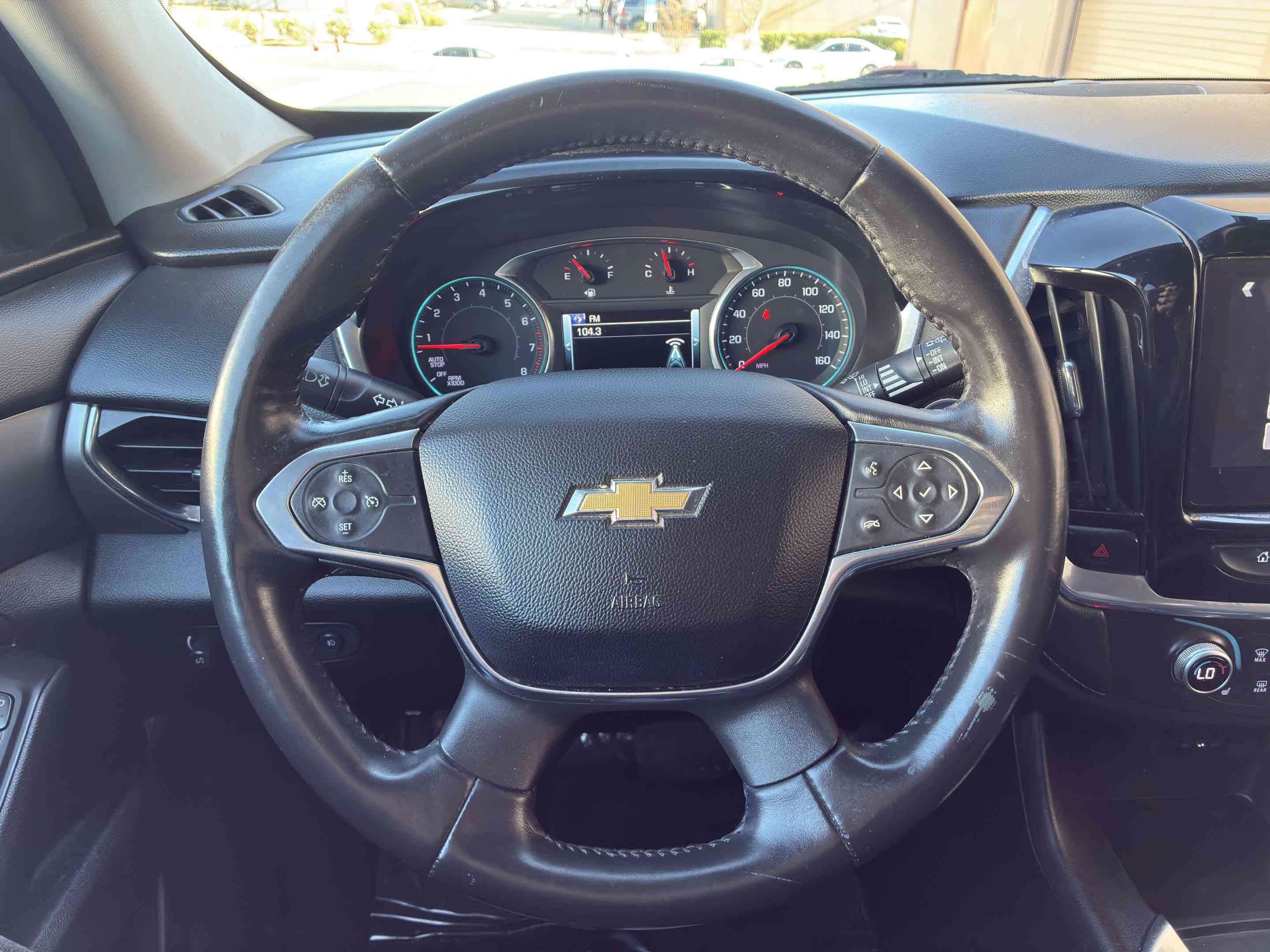 Used 2018 Chevrolet Traverse LT FWD image 19