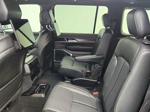 Used 2023 Jeep Wagoneer Series II w/ Premium Group I image 24