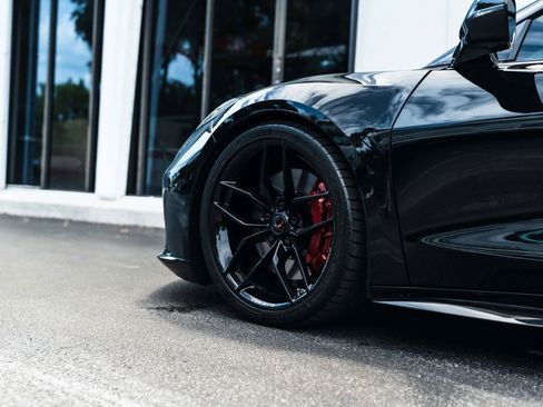 Used 2025 Chevrolet Corvette Z06 RWD image 4